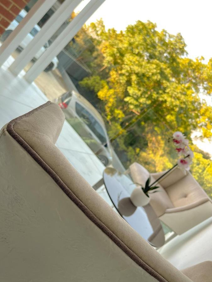 Amoris Guest House-Randburg Йоханесбург Екстериор снимка