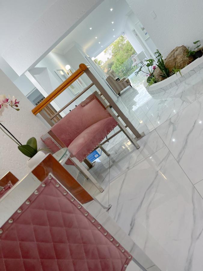 Amoris Guest House-Randburg Йоханесбург Екстериор снимка