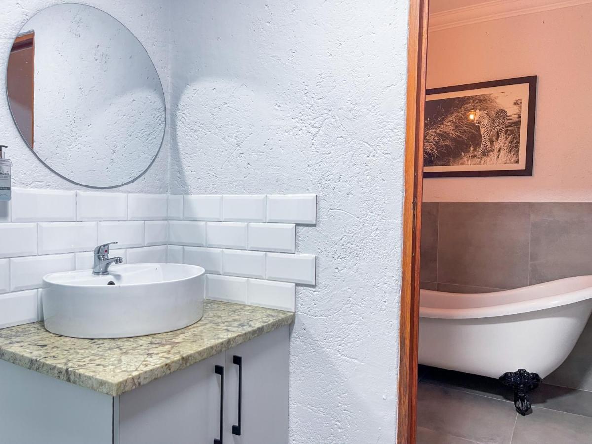 Amoris Guest House-Randburg Йоханесбург Екстериор снимка